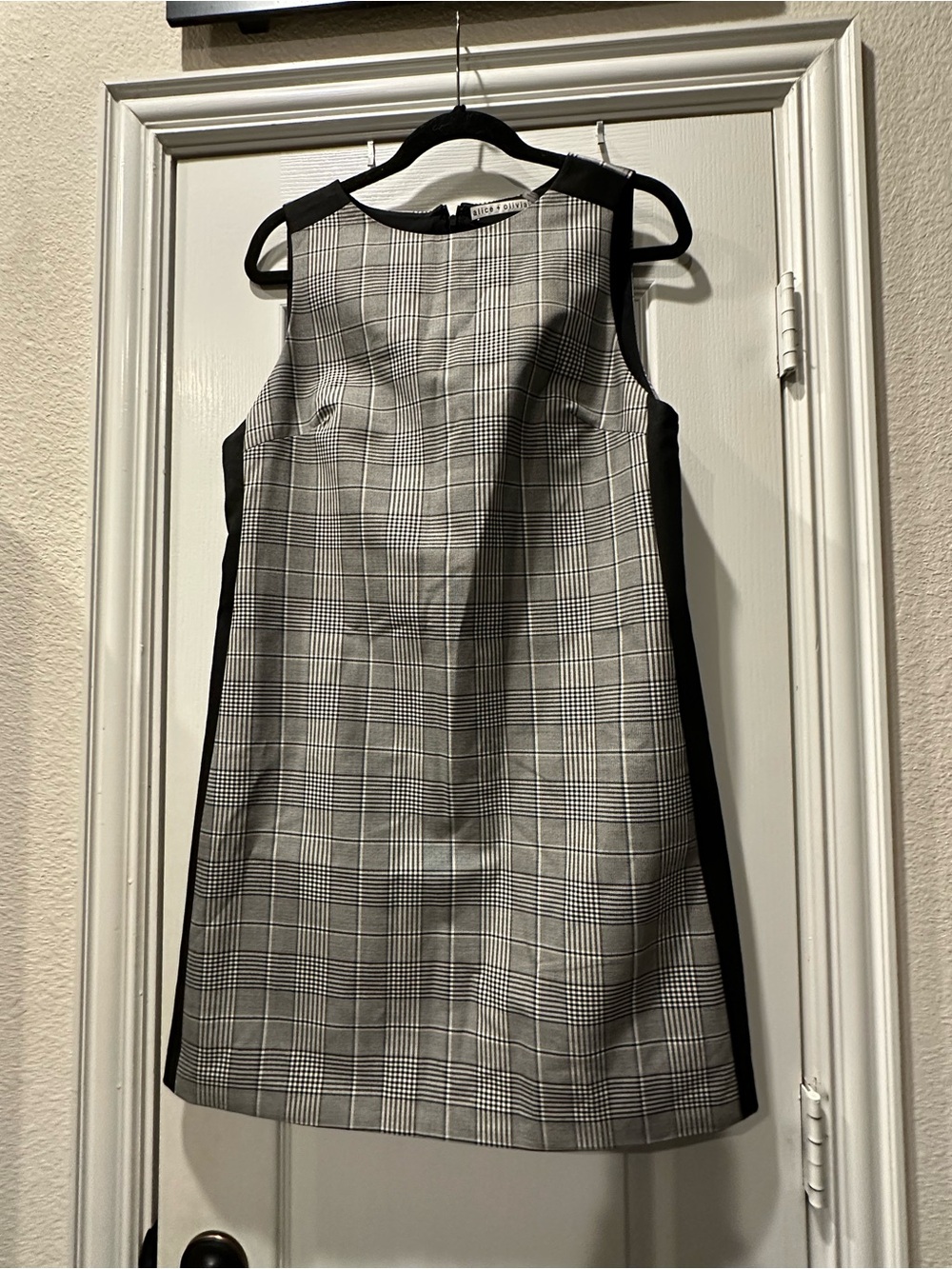 Alice + Olivia Clyde Glen Plaid Shift Dress